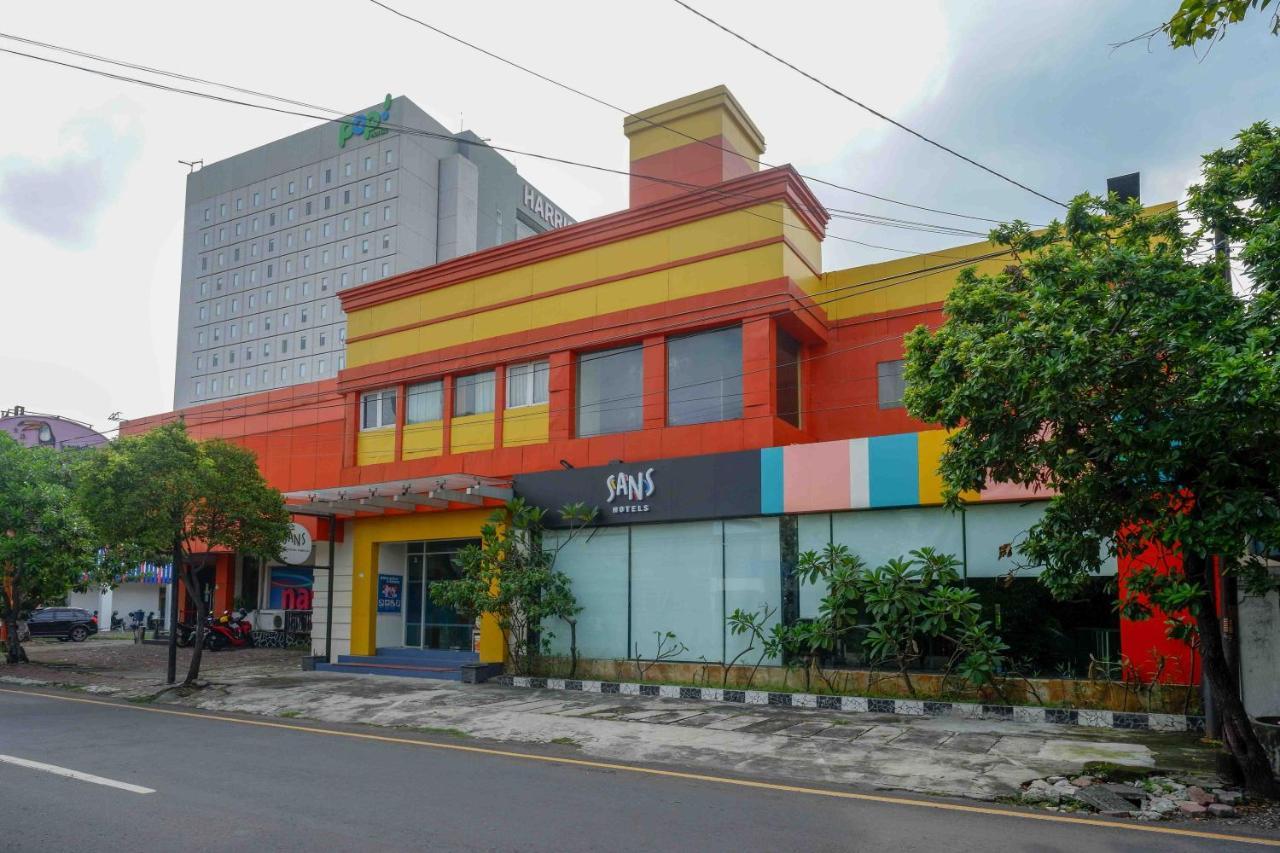 Sans Hotel International Surabaya Gubeng Luaran gambar