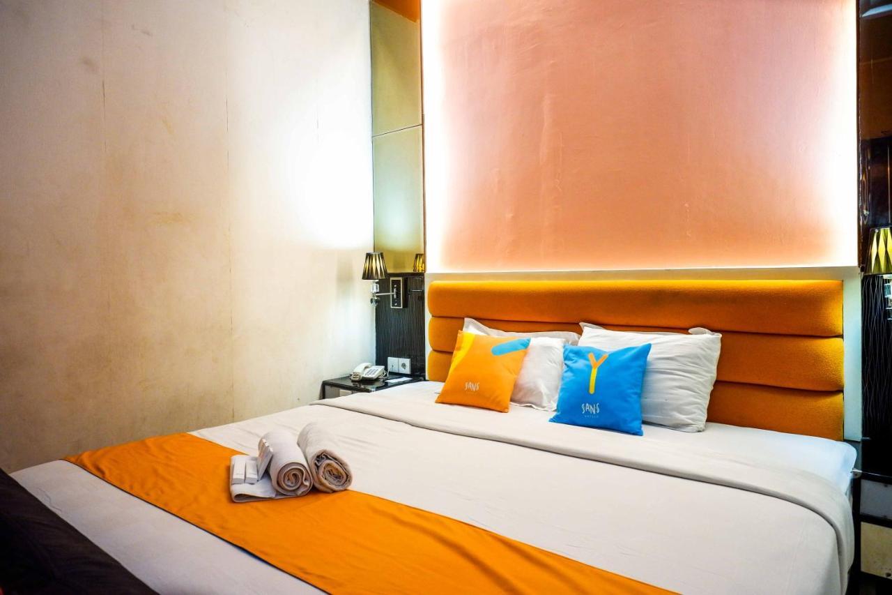 Sans Hotel International Surabaya Gubeng Luaran gambar