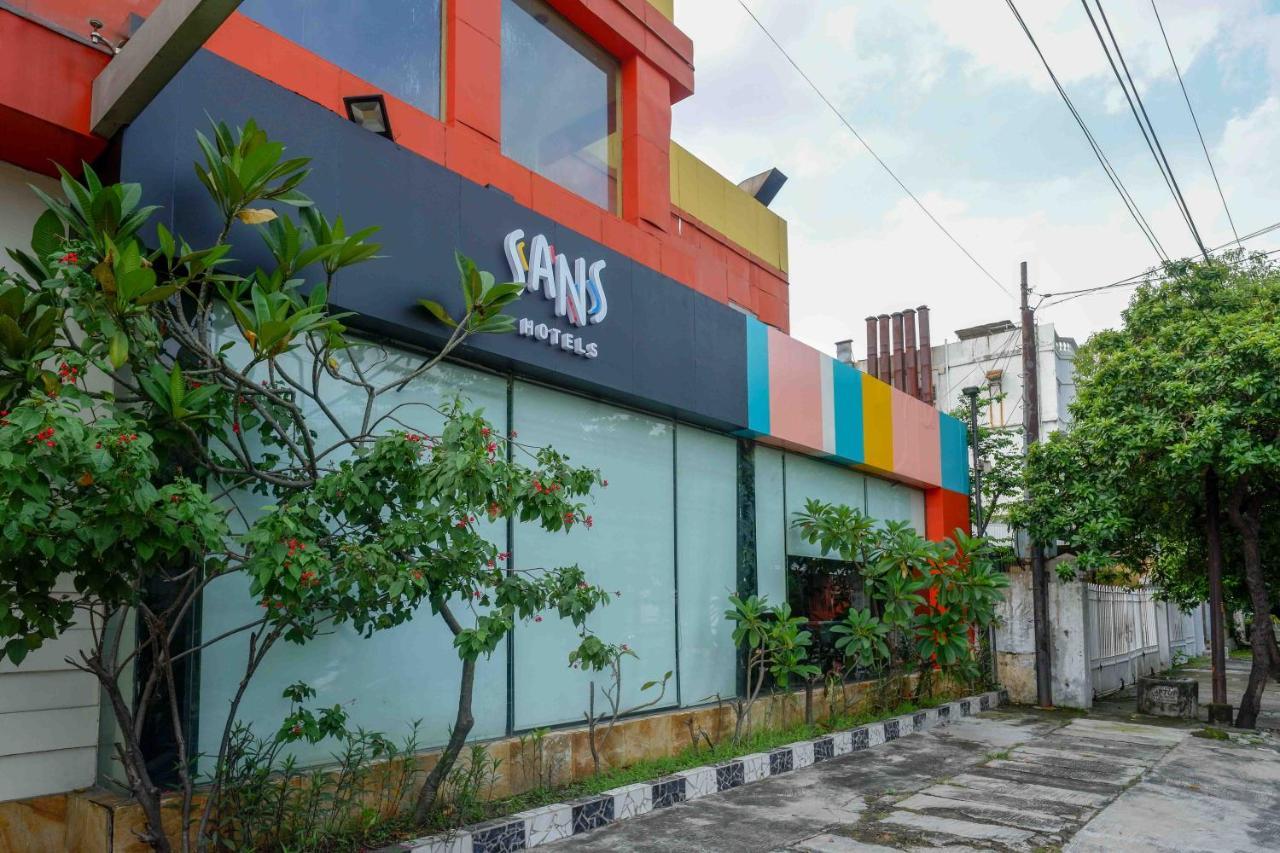 Sans Hotel International Surabaya Gubeng Luaran gambar