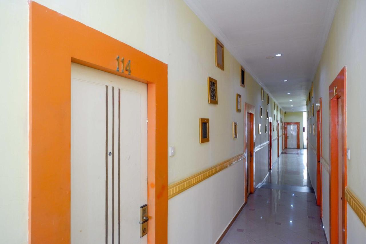 Sans Hotel International Surabaya Gubeng Luaran gambar