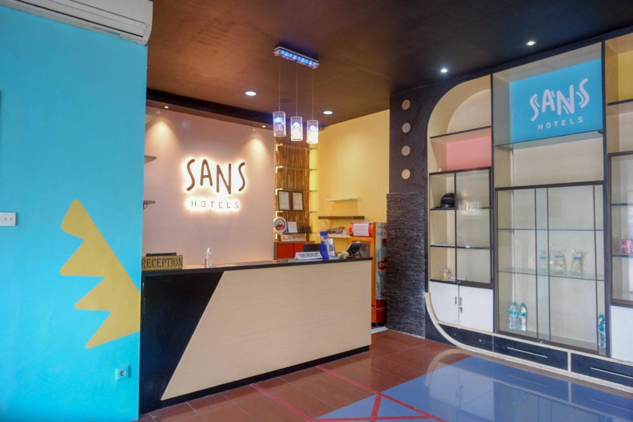 Sans Hotel International Surabaya Gubeng Luaran gambar