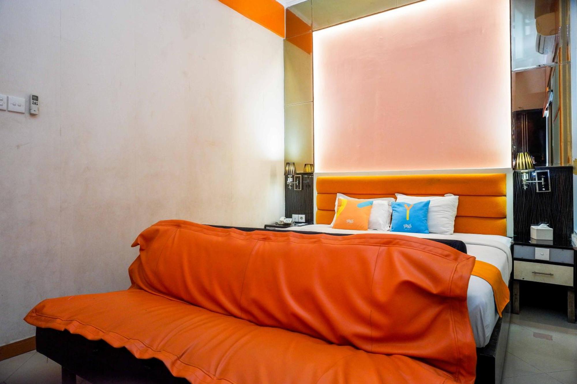 Sans Hotel International Surabaya Gubeng Luaran gambar