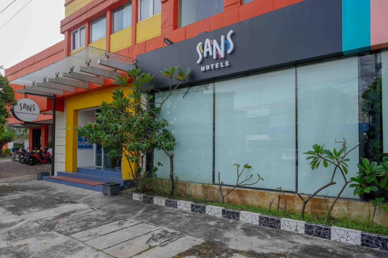 Sans Hotel International Surabaya Gubeng Luaran gambar