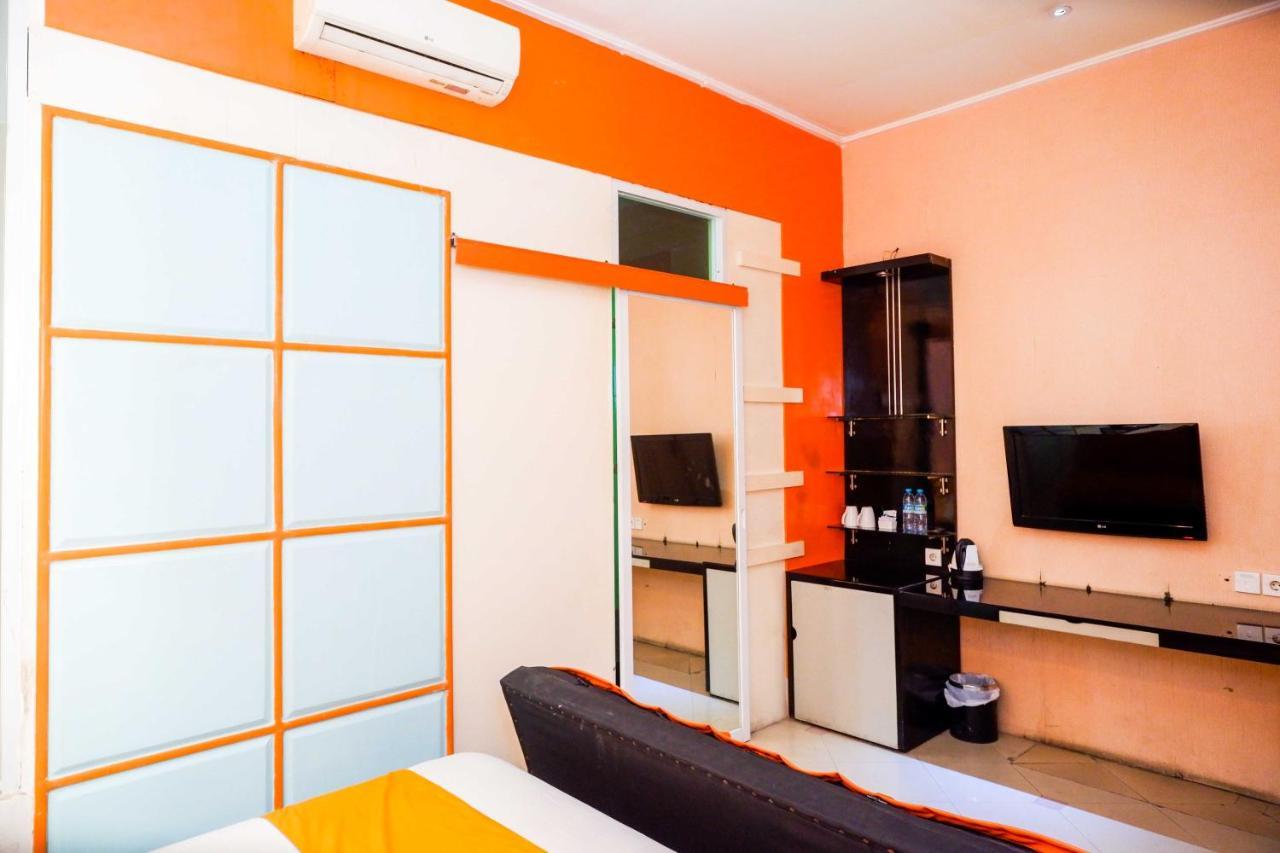 Sans Hotel International Surabaya Gubeng Luaran gambar