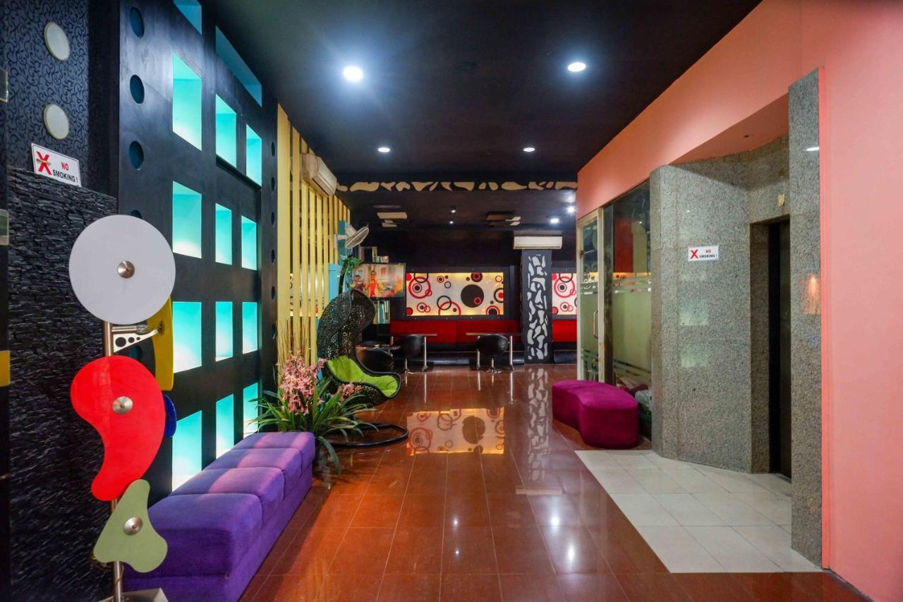 Sans Hotel International Surabaya Gubeng Luaran gambar